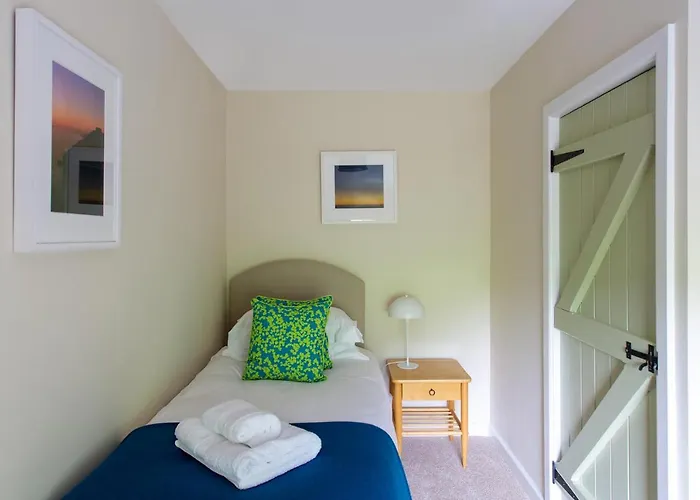 9 Gargrave Road At Broughton Sanctuary * Broughton (North Yorkshire)