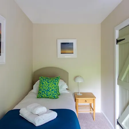 9 Gargrave Road At Broughton Sanctuary * Broughton (North Yorkshire)