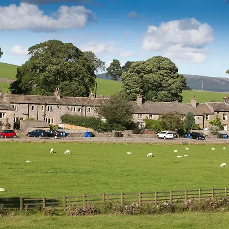 9 Gargrave Road At Broughton Sanctuary *