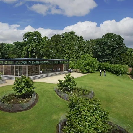 9 Gargrave Road At Broughton Sanctuary * Broughton (North Yorkshire)